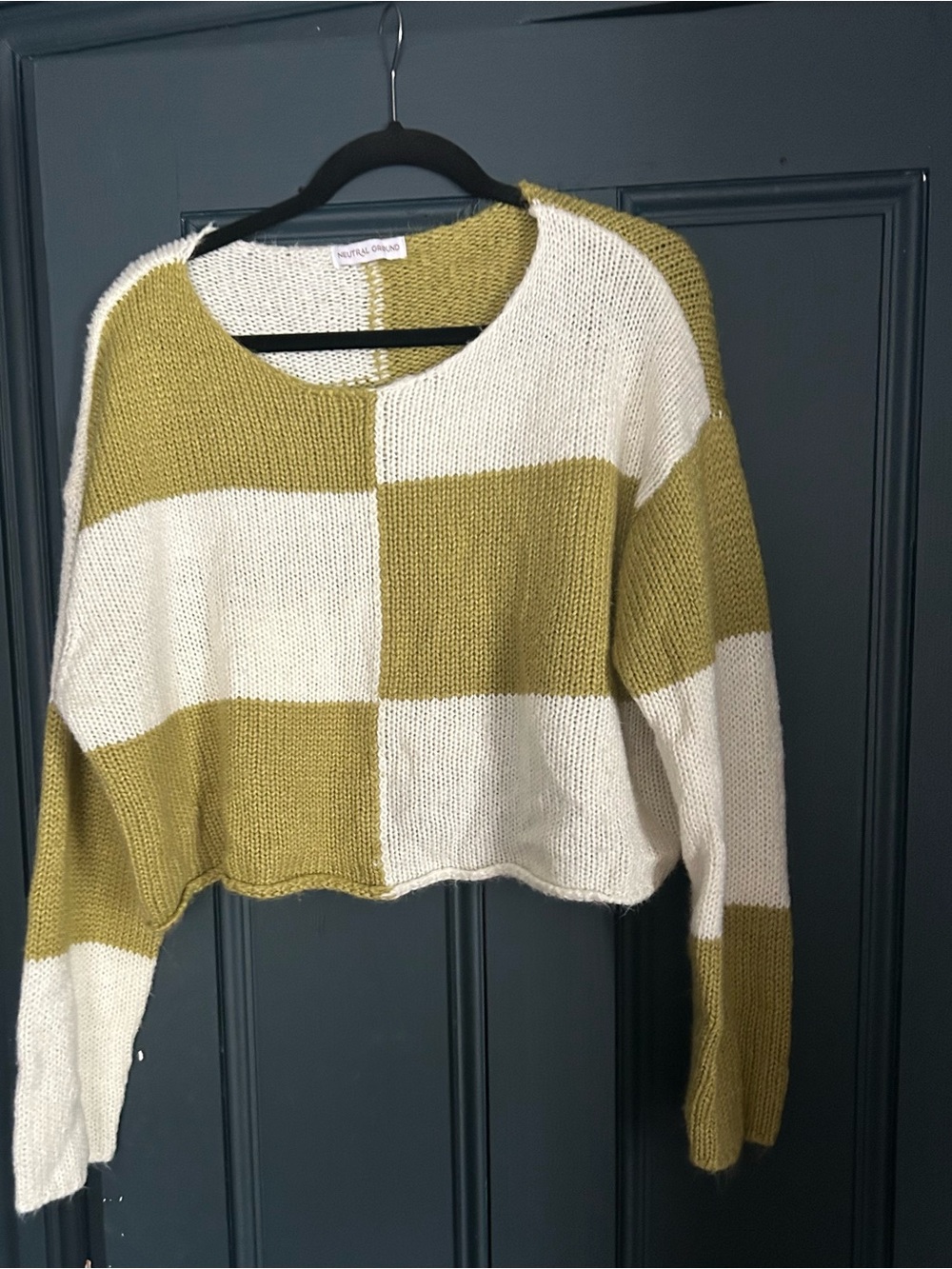 Neutral Ground Olive Colorblock Cropped Sweater size large NWOT